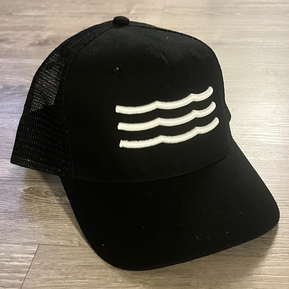 Sol Angeles Waves Hat